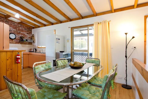 Surf And Sunsets, Beach Holiday Home Mandurah - Accommodation Australia 2