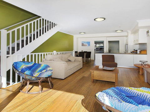 Surf Beach Townhouse - Accommodation Australia 3