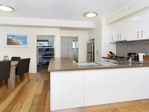 Surf Beach Townhouse - Accommodation Australia 1