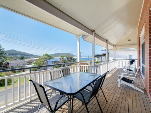 Surf Break - Fingal Bay - Accommodation Australia 1