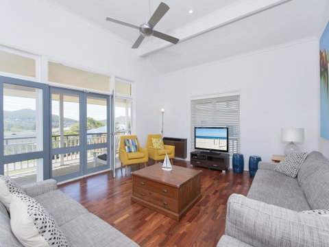 Surf Break - Fingal Bay - Accommodation Australia 2
