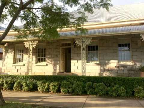 Surgeon's Cottage - Local Tourism 0