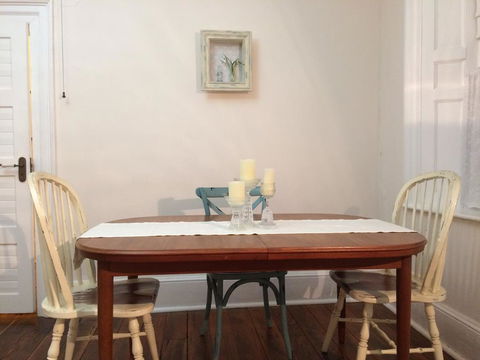 Surgeon's Cottage - Local Tourism 2