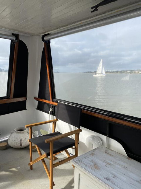 Swamp Fox Luxury 2BR Dutch Barge - Accommodation Australia 3