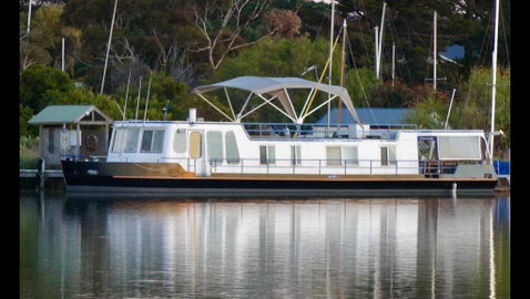 Swamp Fox Luxury 2BR Dutch Barge - Accommodation Australia 2