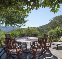 Taliesin - Beautiful 4 bedroom home with amazing views - Accommodation Australia