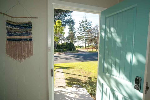 Tallowood Beachfront Cottage - Accommodation Australia 2