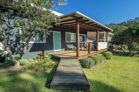 Tallowood Beachfront Cottage - Local Tourism 0