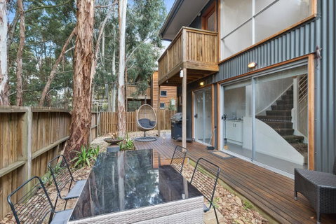Tangles - Accommodation Australia 2