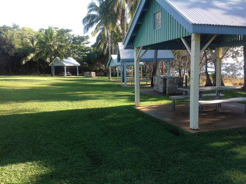 Tannum Sands Hotel / Motel - Accommodation Australia 0