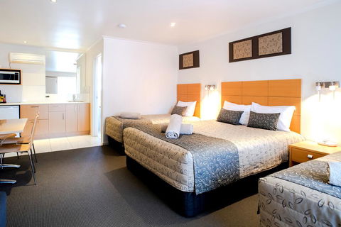 Tea House Motor Inn - Accommodation Australia 2