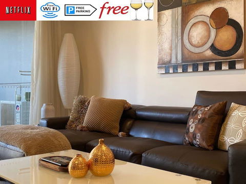 TERRACE LUX FULLY AIR 2 CAR FREE NETFLIX WIFI WINE - Accommodation Australia 0