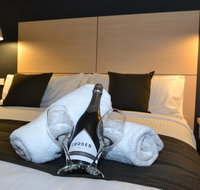 The Astor Suites - Australia Shopping