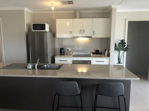 The Baltimore - Family Home Getaway - Accommodation Australia 0