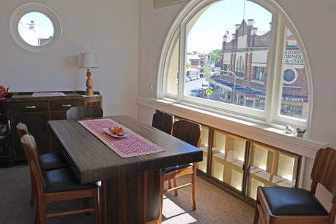 The Bank B&B West Wyalong - Bed n Breakfasts 2