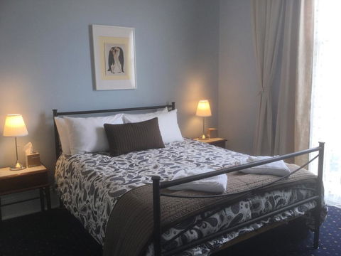 The Bank Guesthouse Glen Innes - Accommodation Australia 1