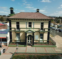 The Bank Guesthouse Glen Innes - Australia Shopping
