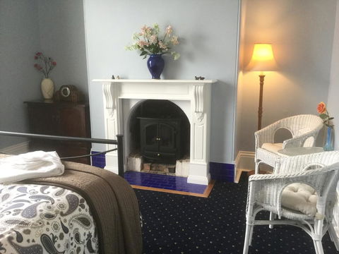 The Bank Guesthouse Glen Innes - Accommodation Australia 2