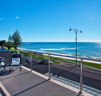Penguin Waterfront Escape - Accommodation Australia