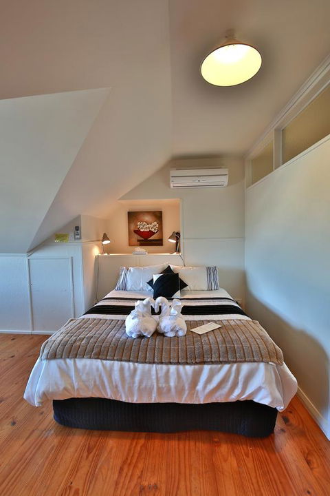 Stamps Of Stanley - Accommodation Australia 9