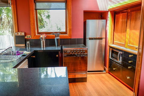 Bridge View Retreat - Accommodation Australia 27