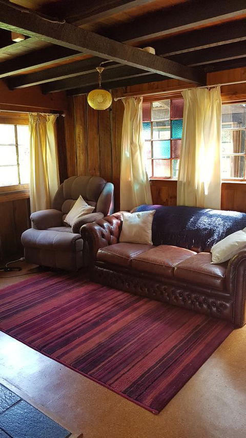 Whispering Hills Retreat - Accommodation Australia 7