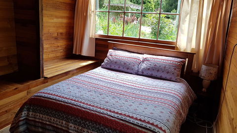 Whispering Hills Retreat - Accommodation Australia 3