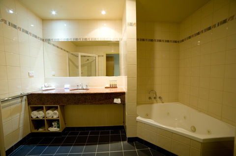 Strahan Village - Local Tourism 34