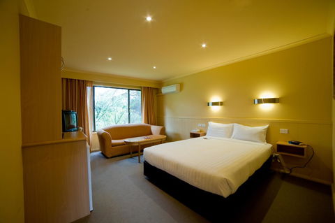 Strahan Village - Local Tourism 40