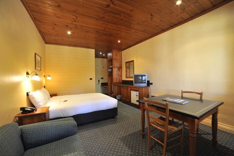 Strahan Village - Local Tourism 35
