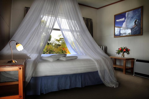 Bicheno By The Bay - Australia Shopping 15