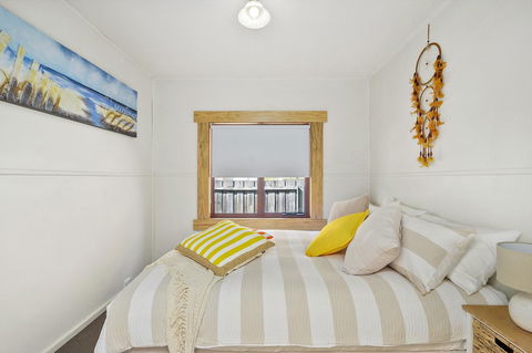 Aqua Beachfront! - Accommodation Australia 21