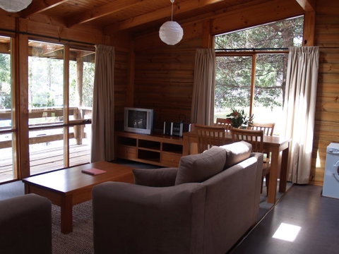 Stewarts Bay Lodge - Accommodation Australia 24