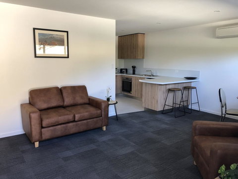 Risdon Brook Hotel - Australia Shopping 15