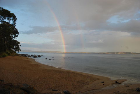Beachside Taroona With Spa - Accommodation Australia 26
