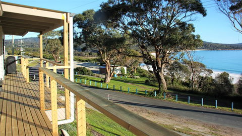 KINGFISHER COTTAGE Beachfront At The Binalong Bay - Accommodation Australia 8