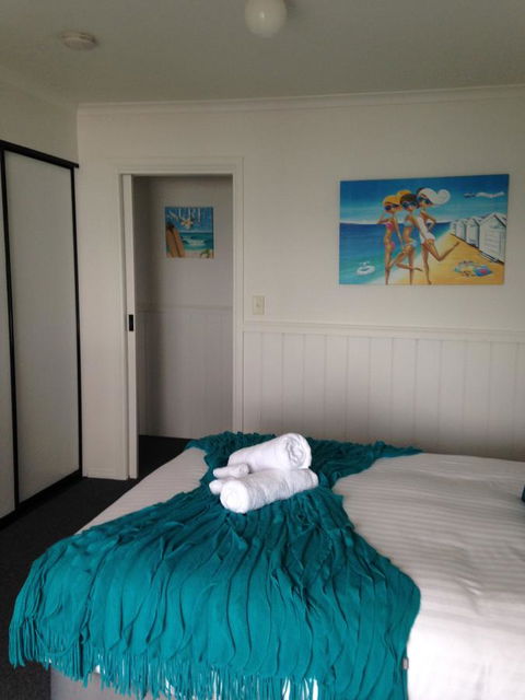 KINGFISHER COTTAGE Beachfront At The Binalong Bay - Accommodation Australia 25