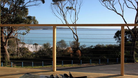 KINGFISHER COTTAGE Beachfront At The Binalong Bay - Accommodation Australia 6