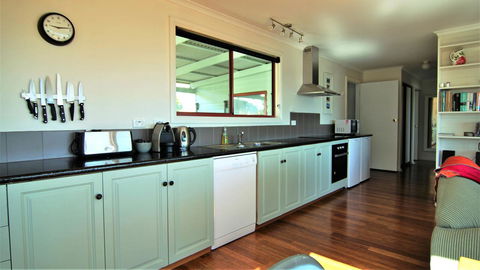 DOLPHIN LOOKOUT COTTAGE - Amazing Views Of The Bay Of Fires - Accommodation Australia 5