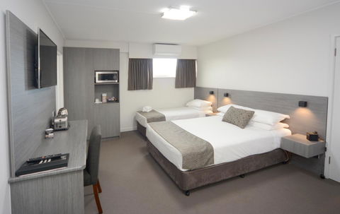 Bridge Hotel - Accommodation Australia 6