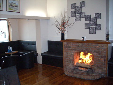 Bridge Hotel - Accommodation Australia 17