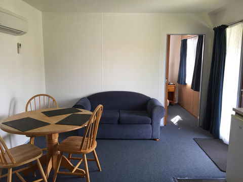 Regatta Point Tavern & Holiday Villas - Accommodation Australia 21