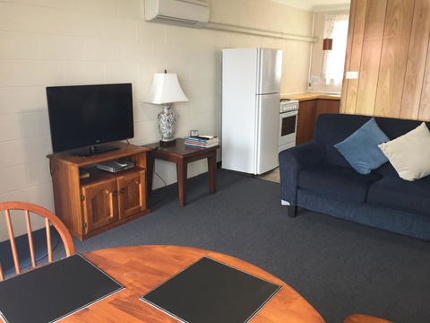 Regatta Point Tavern & Holiday Villas - Accommodation Australia 5