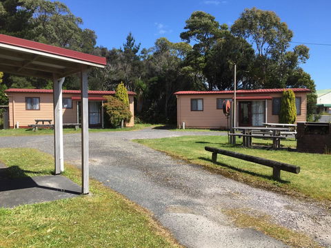 Regatta Point Tavern & Holiday Villas - Accommodation Australia 24