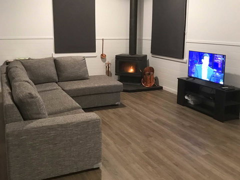 Derby Digs Cottage - Local Tourism 3