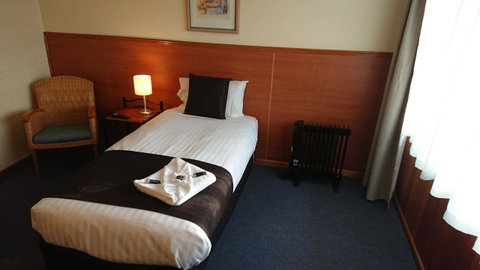 Mt Lyell Motor Inn - Accommodation Australia 3