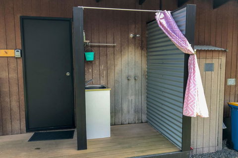BAY OF FIRES ECO HUT Off Grid Experience At Binalong Bay - Accommodation Australia 17
