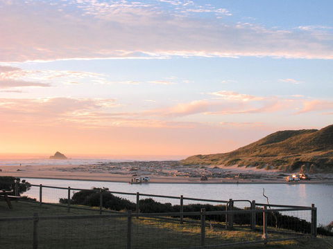 Arthur Riverfront And Sea Lodge Downstream - Accommodation Australia 21