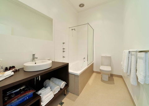 Ikon Hotel - Accommodation Australia 18