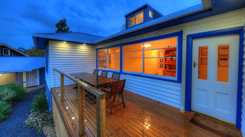 Ashdowns Of Dover - Accommodation Australia 24